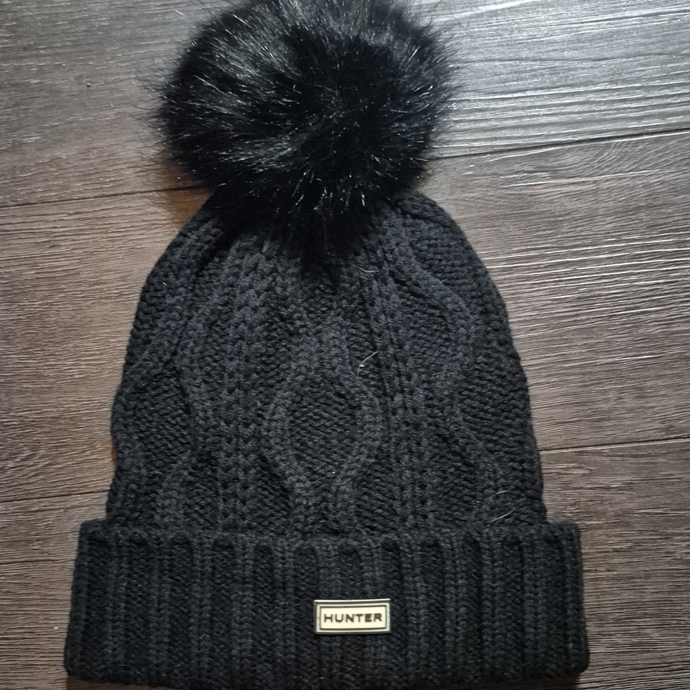 HUNTER-POM POM HAT